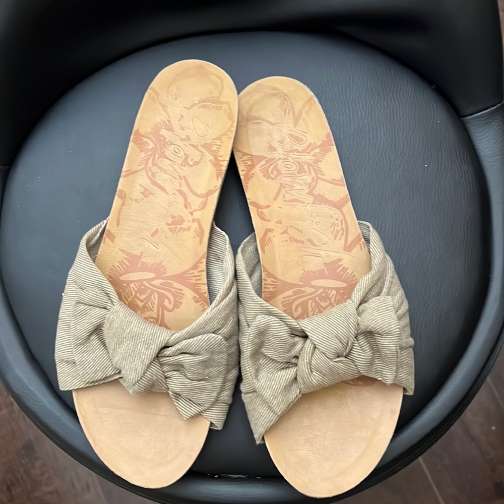 Blowfish Bow Slide Sandals
